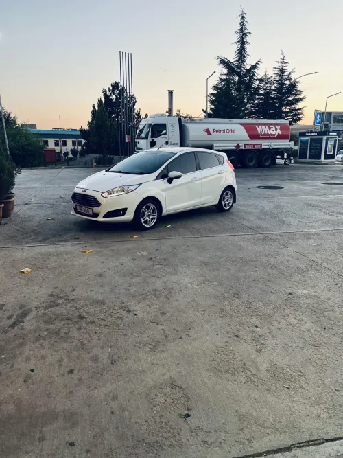 2015 Model Otomatik Ford Fiesta