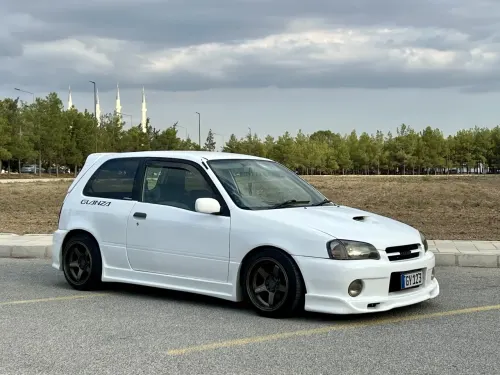 1998 Toyota Starlet - Önizleme 3