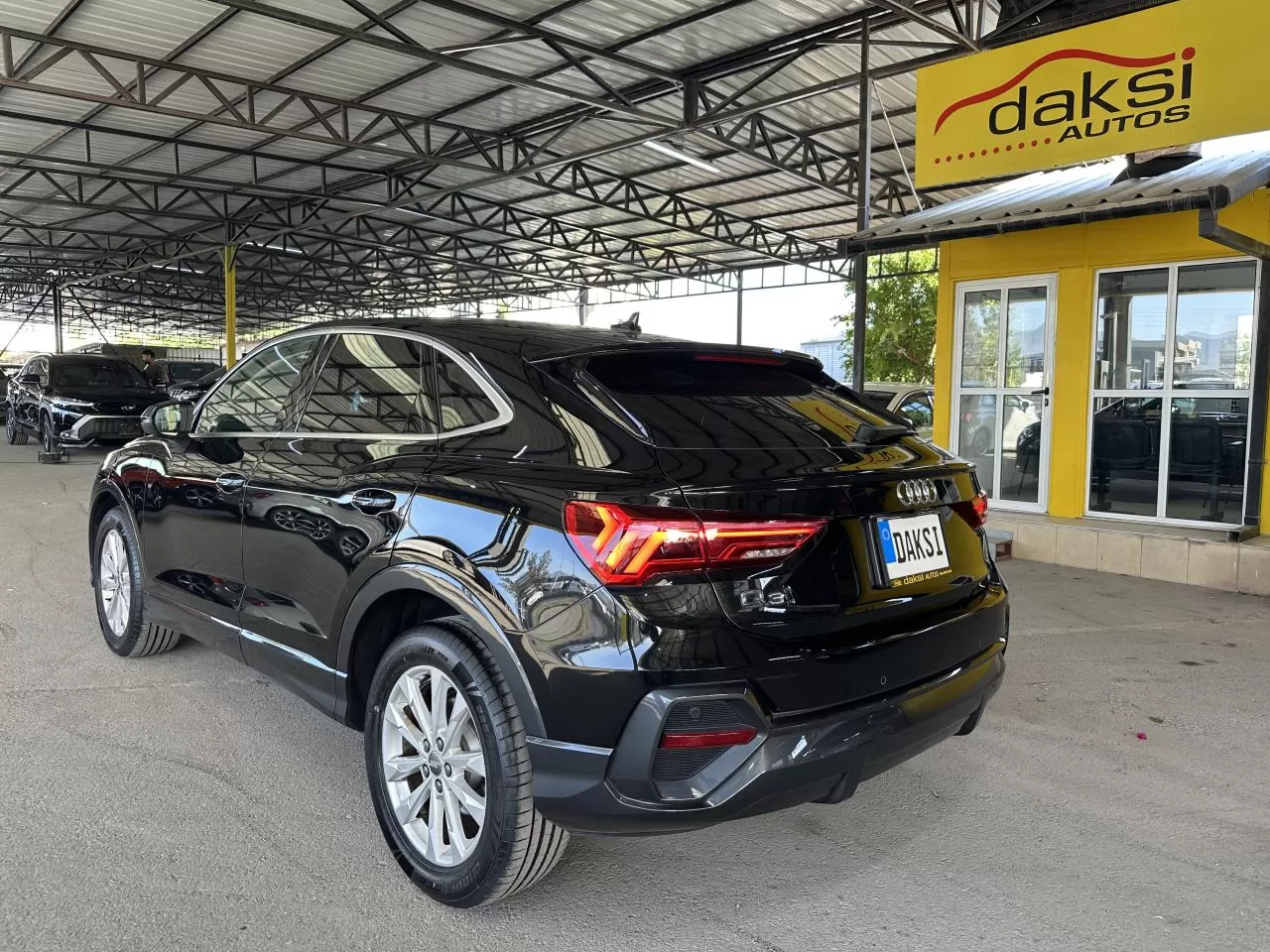 2021 Model Otomatik Audi Q3 6. Görseli