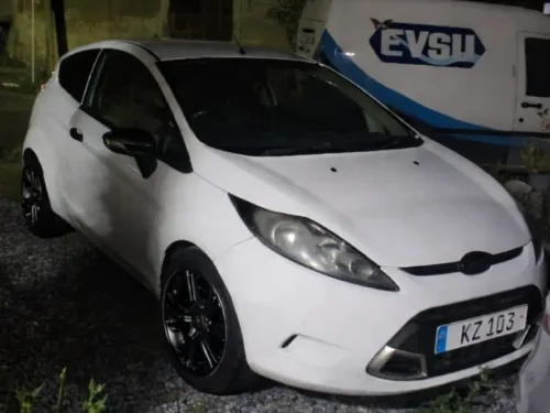2009 Model Düz Ford Fiesta