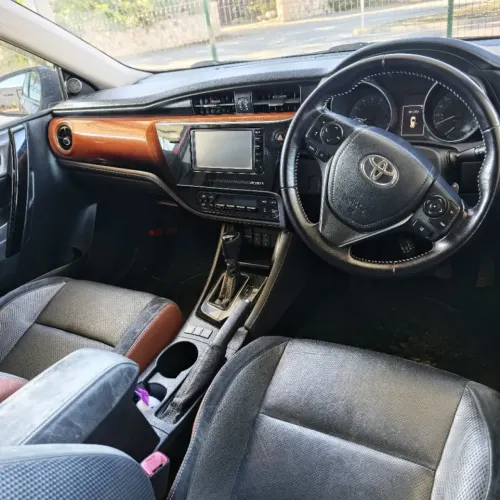 2015 Toyota Auris - Önizleme 11