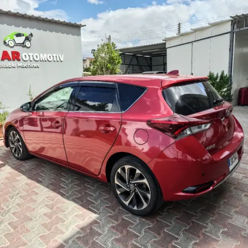 2015 Toyota Auris - Önizleme 12