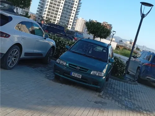 1999 Model Otomatik Mazda Demio