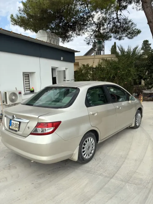 2004 Honda Fit Aria - Önizleme 3
