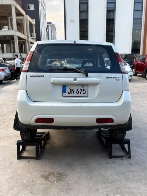 2003 Model Otomatik Suzuki Swift