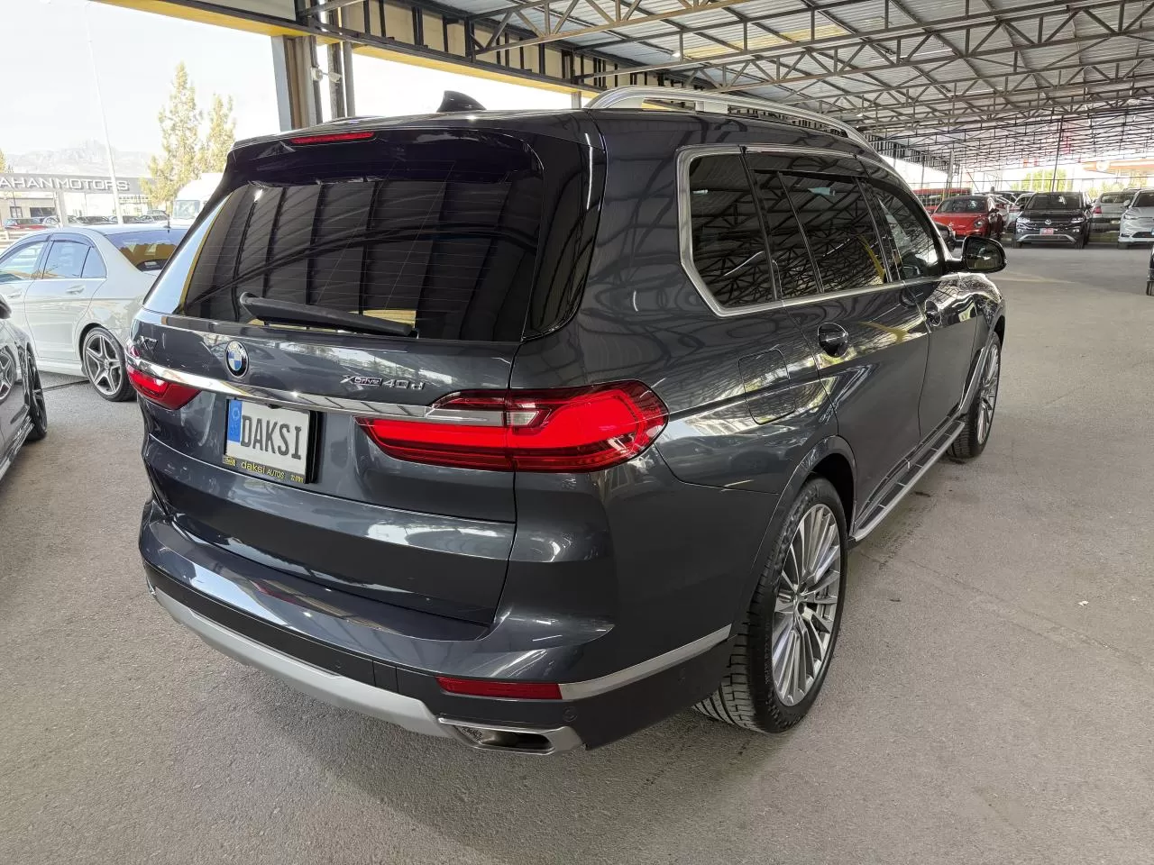 2021 Model Otomatik BMW X7 4. Görseli