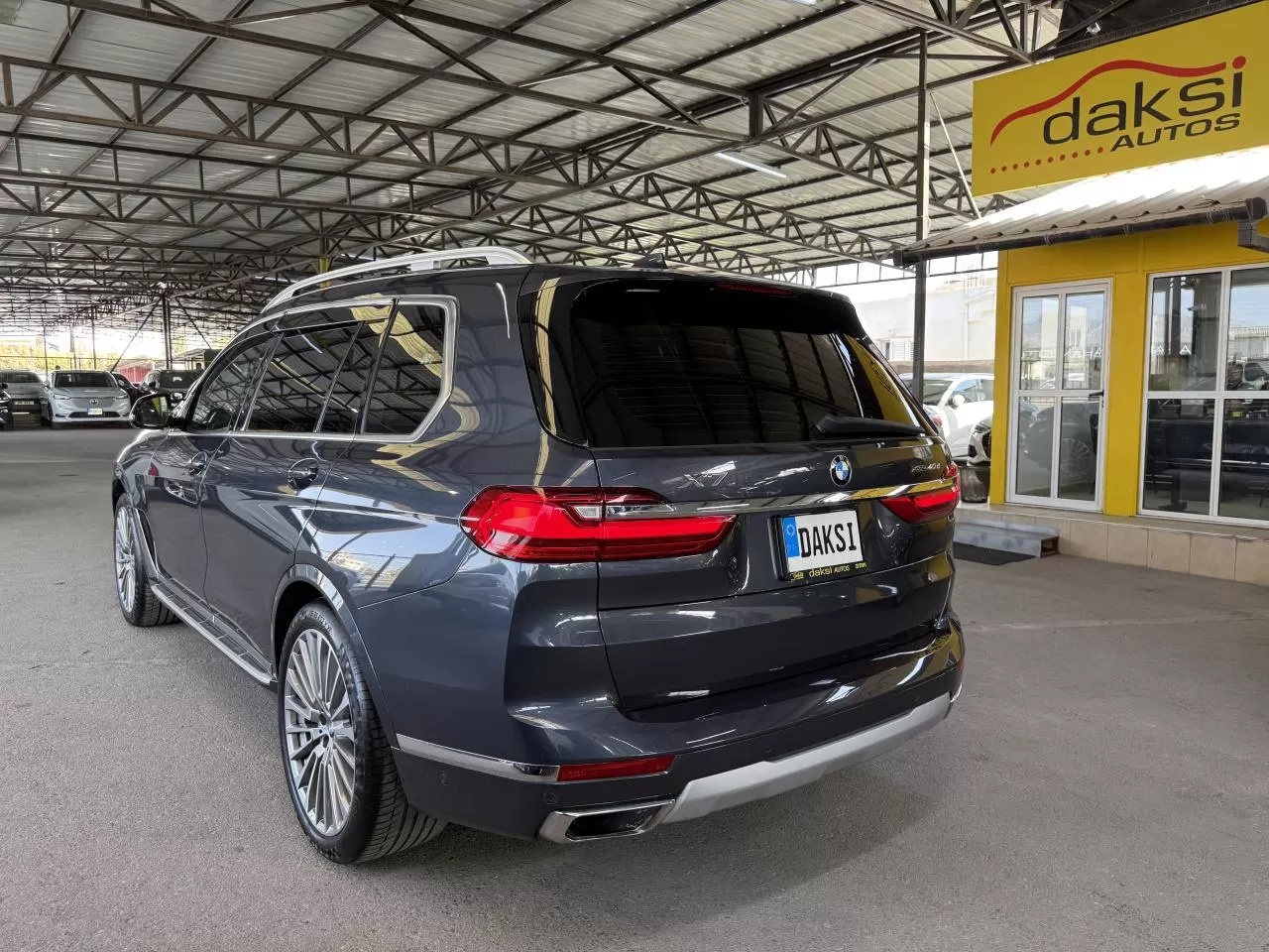 2021 Model Otomatik BMW X7 6. Görseli