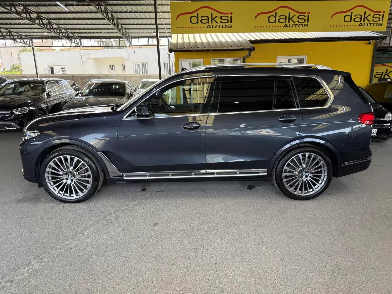 2021 Model Otomatik BMW X7 7. Görseli