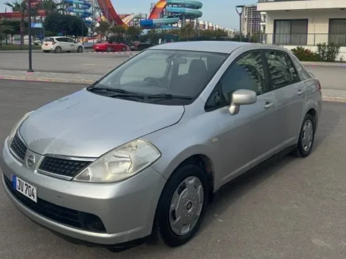 2004 Model Otomatik Nissan Tiida