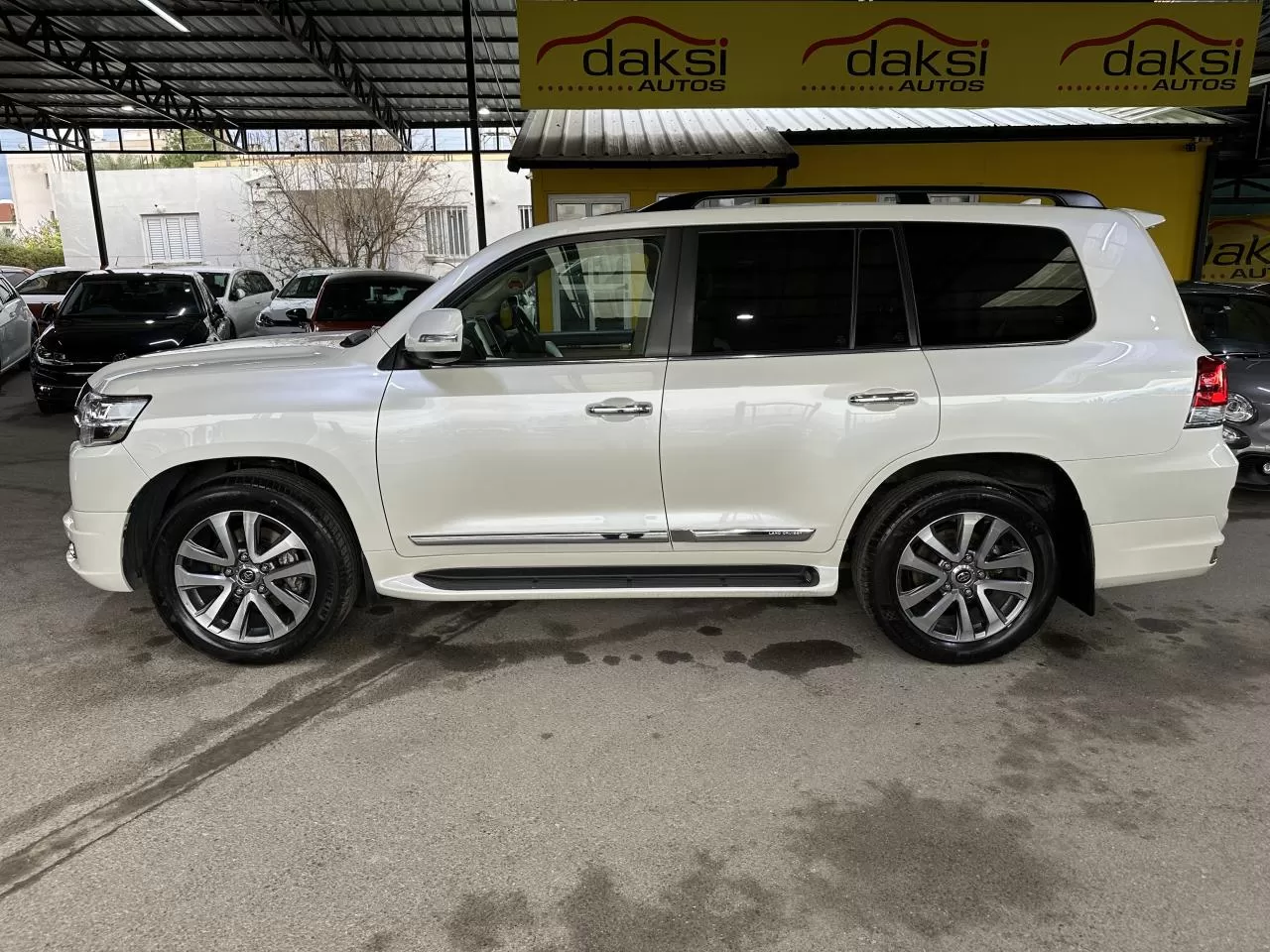 2021 Model Otomatik Toyota Land Cruiser 7. Görseli