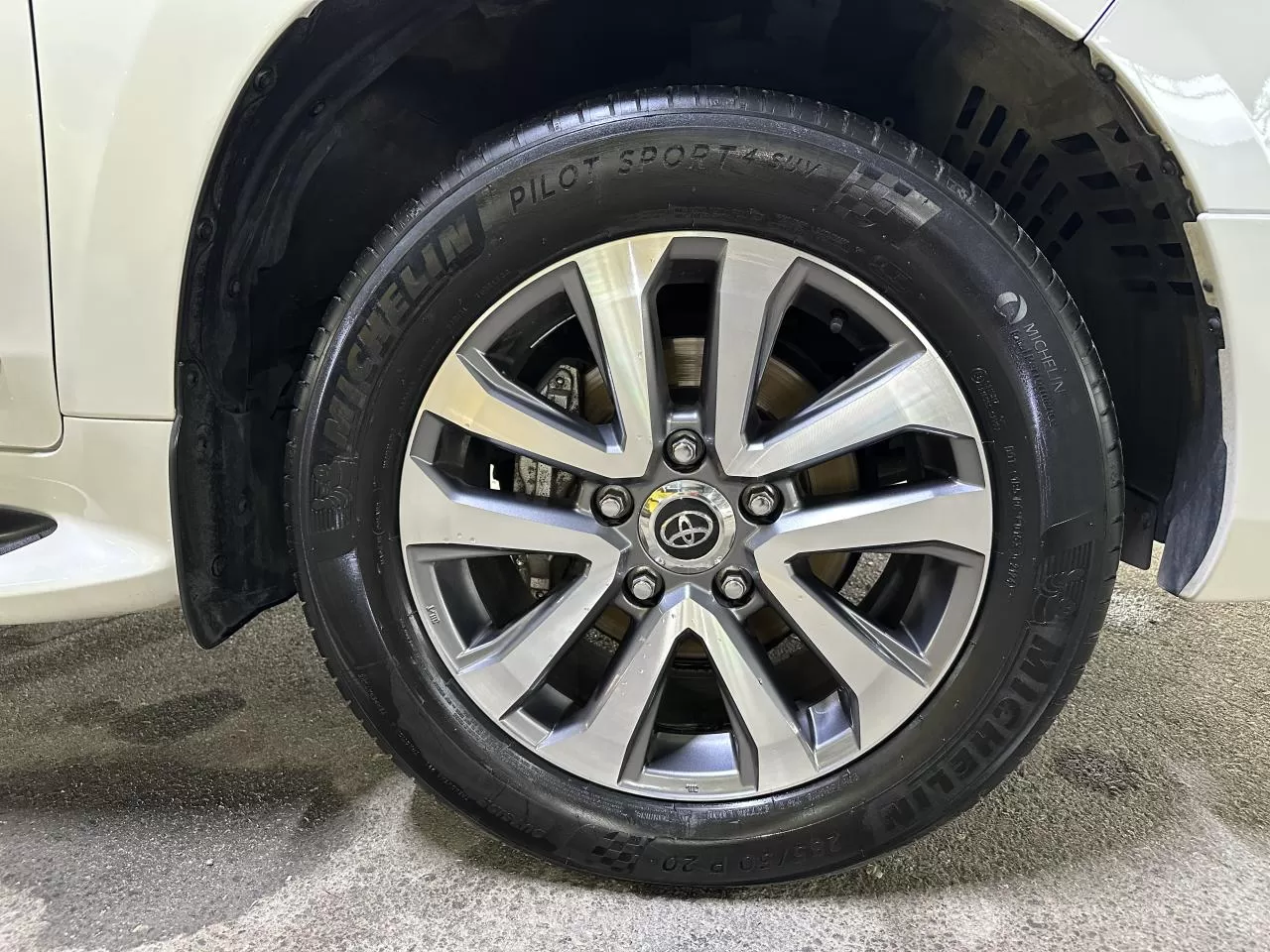 2021 Model Otomatik Toyota Land Cruiser 10. Görseli