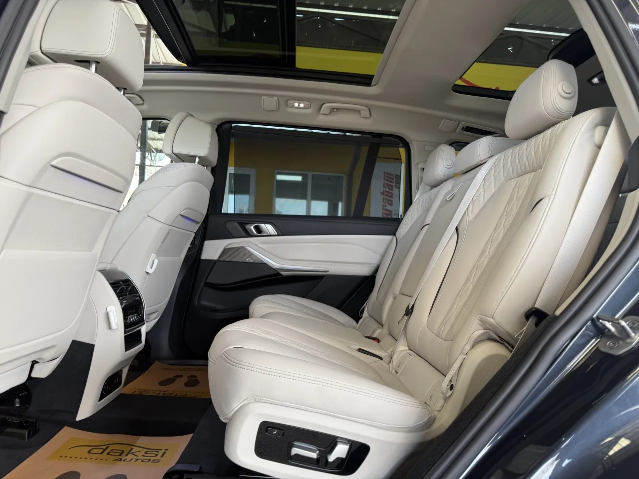 2023 Model Otomatik BMW X7 19. Görseli