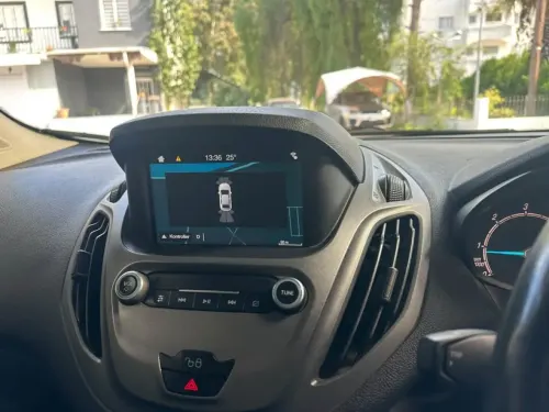 2019 Ford Transit Courier - Önizleme 8