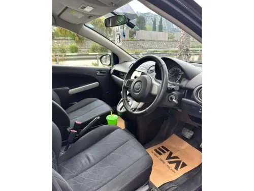 2012 Mazda Demio - Önizleme 6