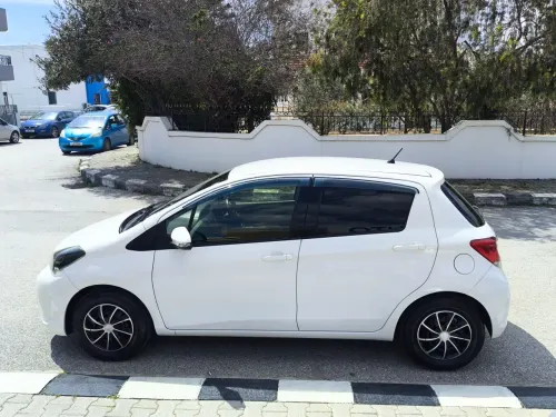 2016 Toyota Vitz - Önizleme 4