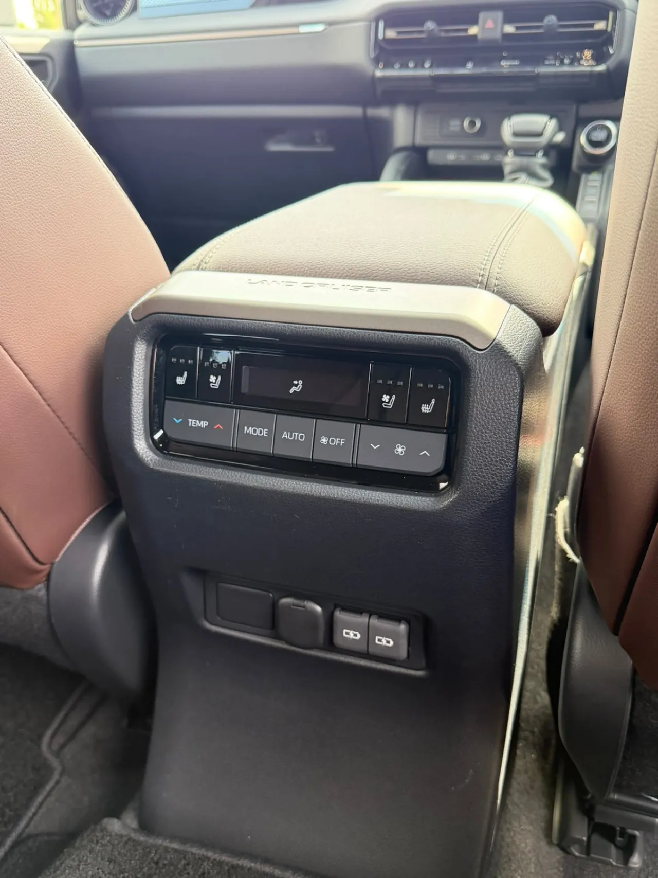 2025 Toyota Land Cruiser - Önizleme 10