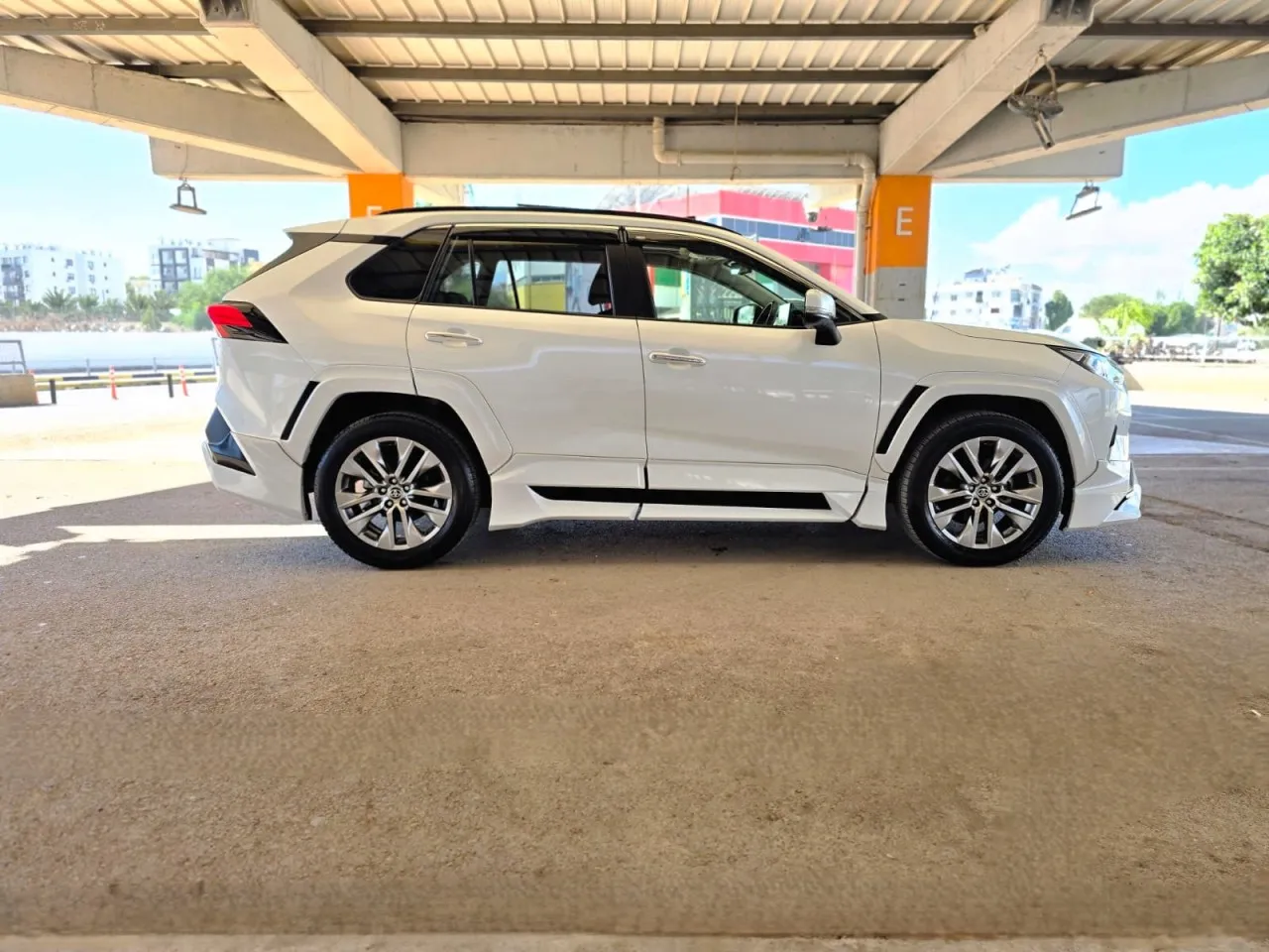 2025 Toyota RAV4 - Önizleme 4