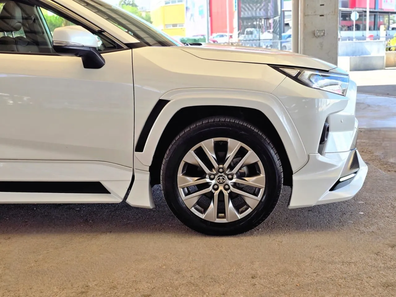 2025 Toyota RAV4 - Önizleme 8