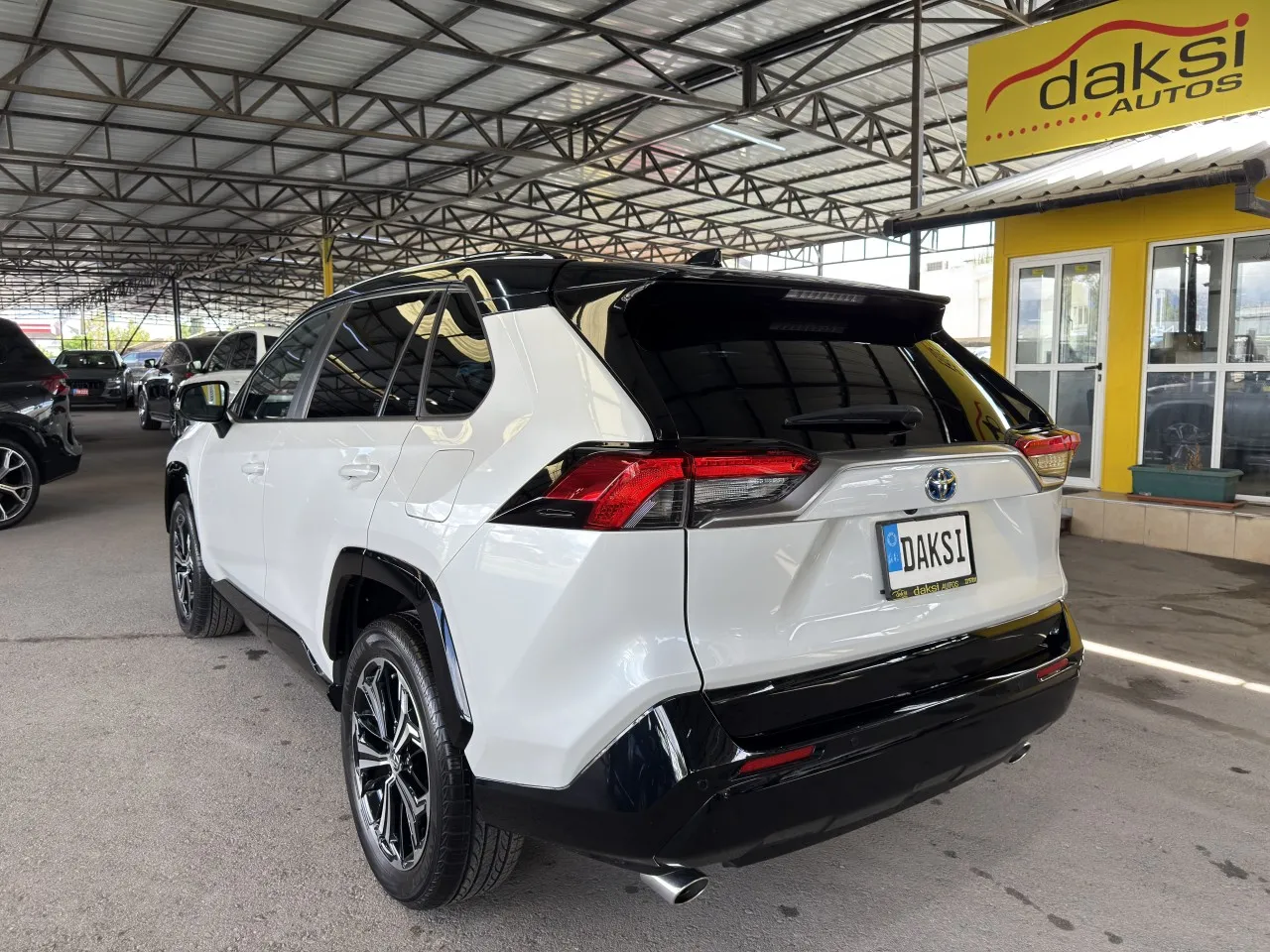 2023 Toyota RAV4 Hybrid - Önizleme 6
