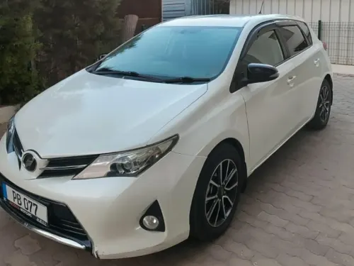 2013 Toyota Auris - Önizleme 10