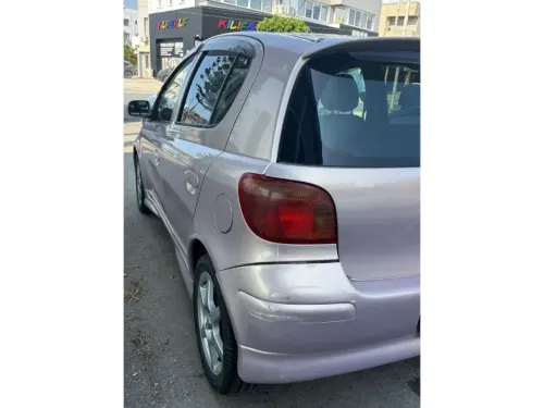 2002 Toyota Vitz - Önizleme 3