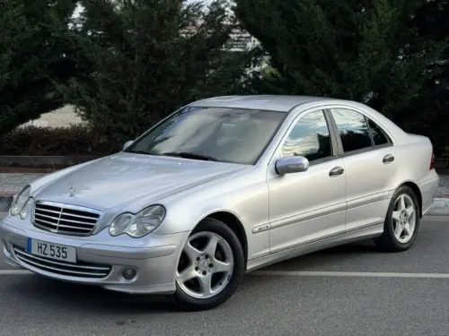 2004 Mercedes - Benz C Serisi - Önizleme 3