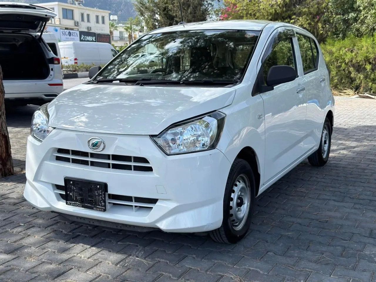 2022 Model Otomatik Daihatsu Mira
