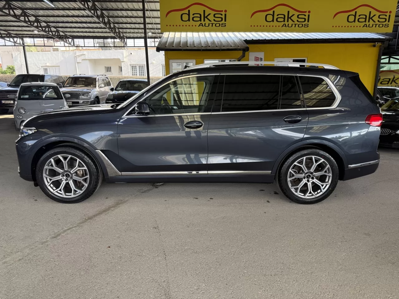 2023 Model Otomatik BMW X7 7. Görseli