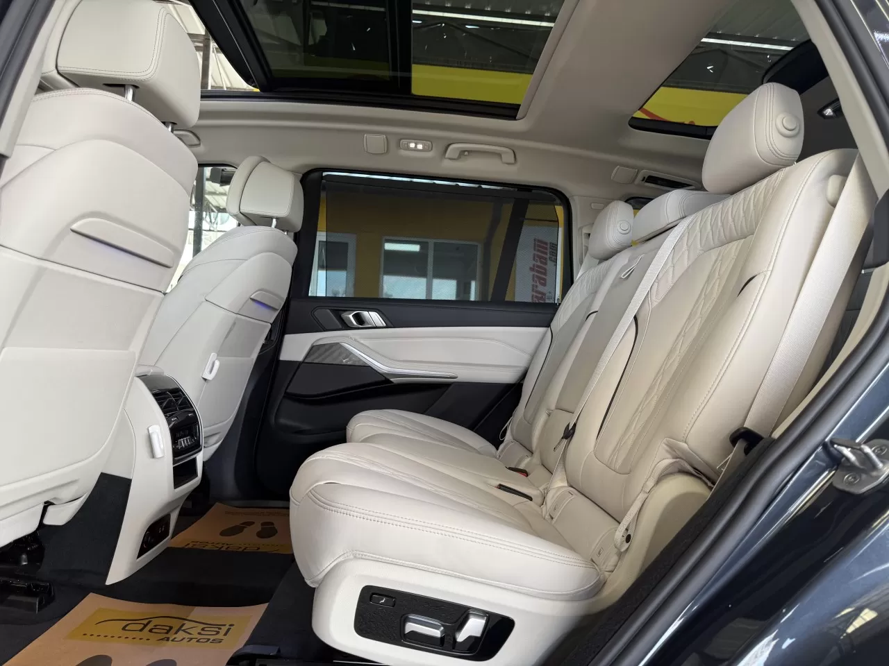 2023 Model Otomatik BMW X7 19. Görseli