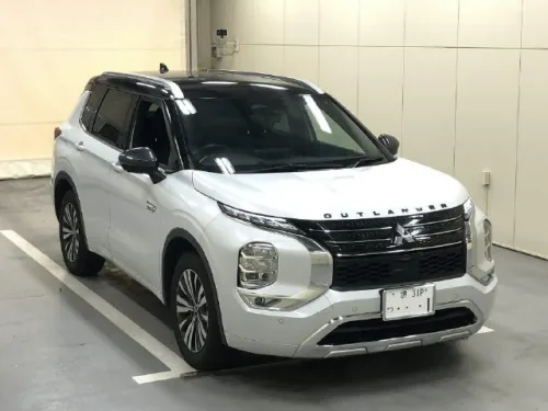 2023 Model Otomatik Mitsubishi Outlander