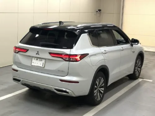 2023 Model Otomatik Mitsubishi Outlander